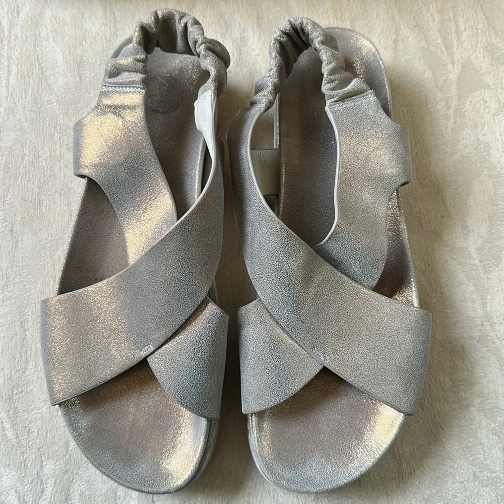 J Slides J/SLIDES‎ RESA CRISS CROSS SANDAL METALLIC BRONZE SUEDE